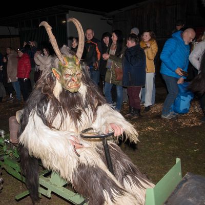 Perchtenlauf am Christbaumhof Eder – Bild 12 von 20