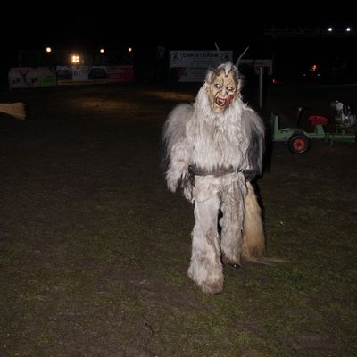 Perchtenlauf am Christbaumhof Eder – Bild 15 von 20